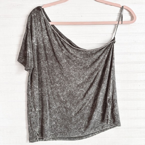 American Eagle Outfitters Tops - American Eagle Grey One Shoulder Short Sleeve Top Size Large